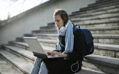 How is Online learning different from Distance learning?